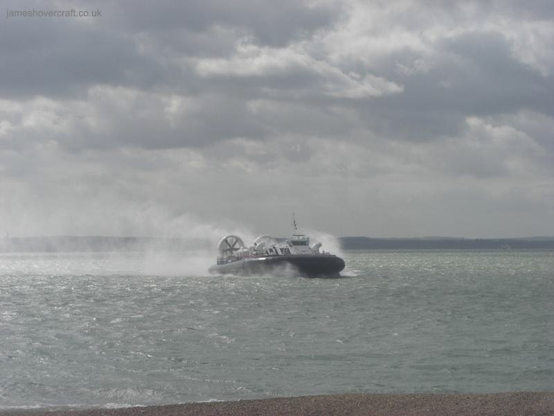 Hoverwork British Hovercraft Technology BHT-130 - Arriving at Southsea hoverport (James Rowson).